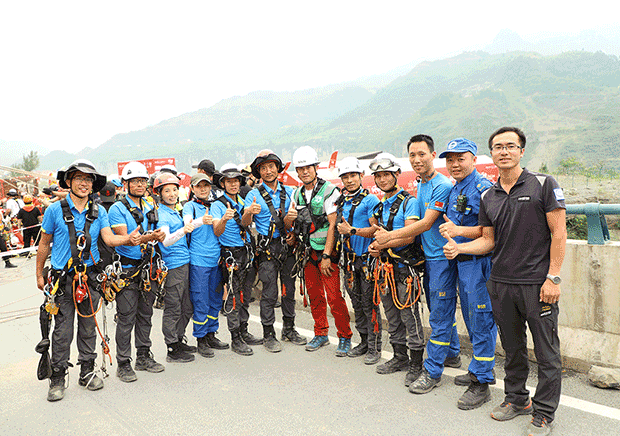 呈昱绳索救援队队员代表”蓝天救援·中国”参加国际绳索救援邀请赛(图7)