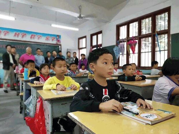 情系求学路 爱心新征程 ——湖南新征程公益基金会扶贫助学沅陵行 (图2)