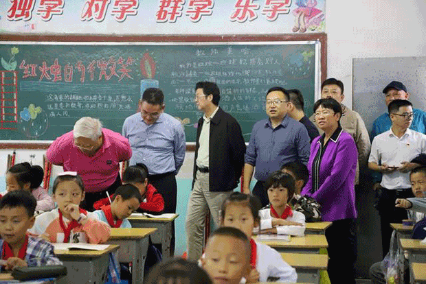 情系求学路 爱心新征程 ——湖南新征程公益基金会扶贫助学沅陵行 (图6)