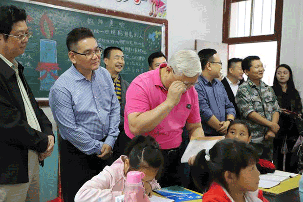 情系求学路 爱心新征程 ——湖南新征程公益基金会扶贫助学沅陵行 (图7)