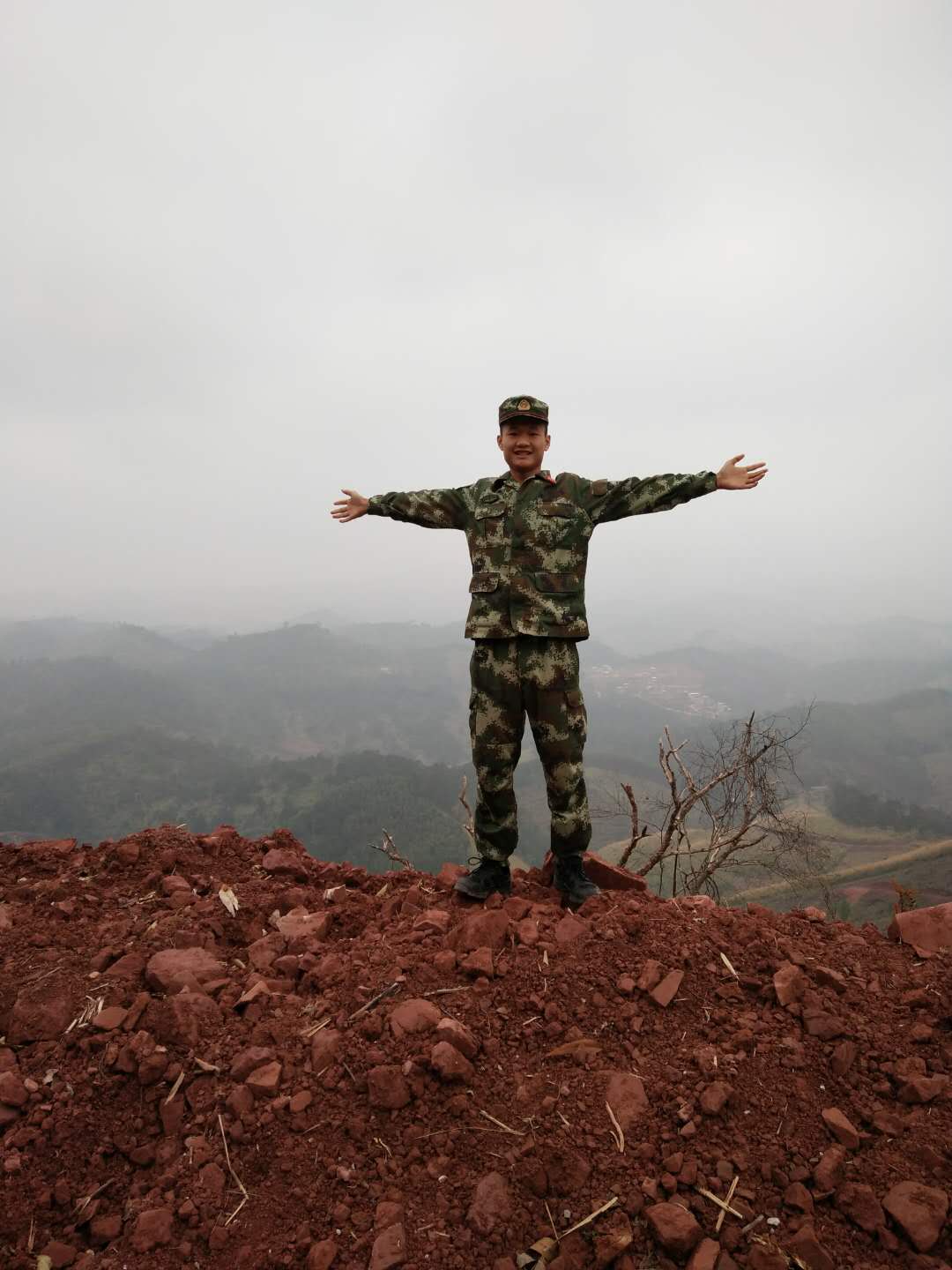 驻守南疆燃军魂，卫国戌边好战士——张咏！(图7)