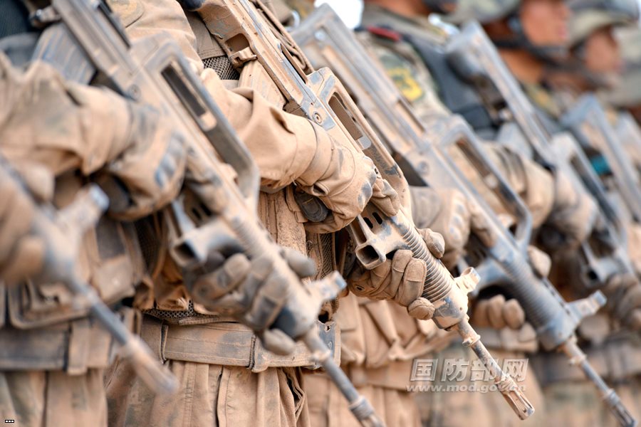 匍匐戈壁滩，天山下的忠诚卫士——刘炯！(图10)