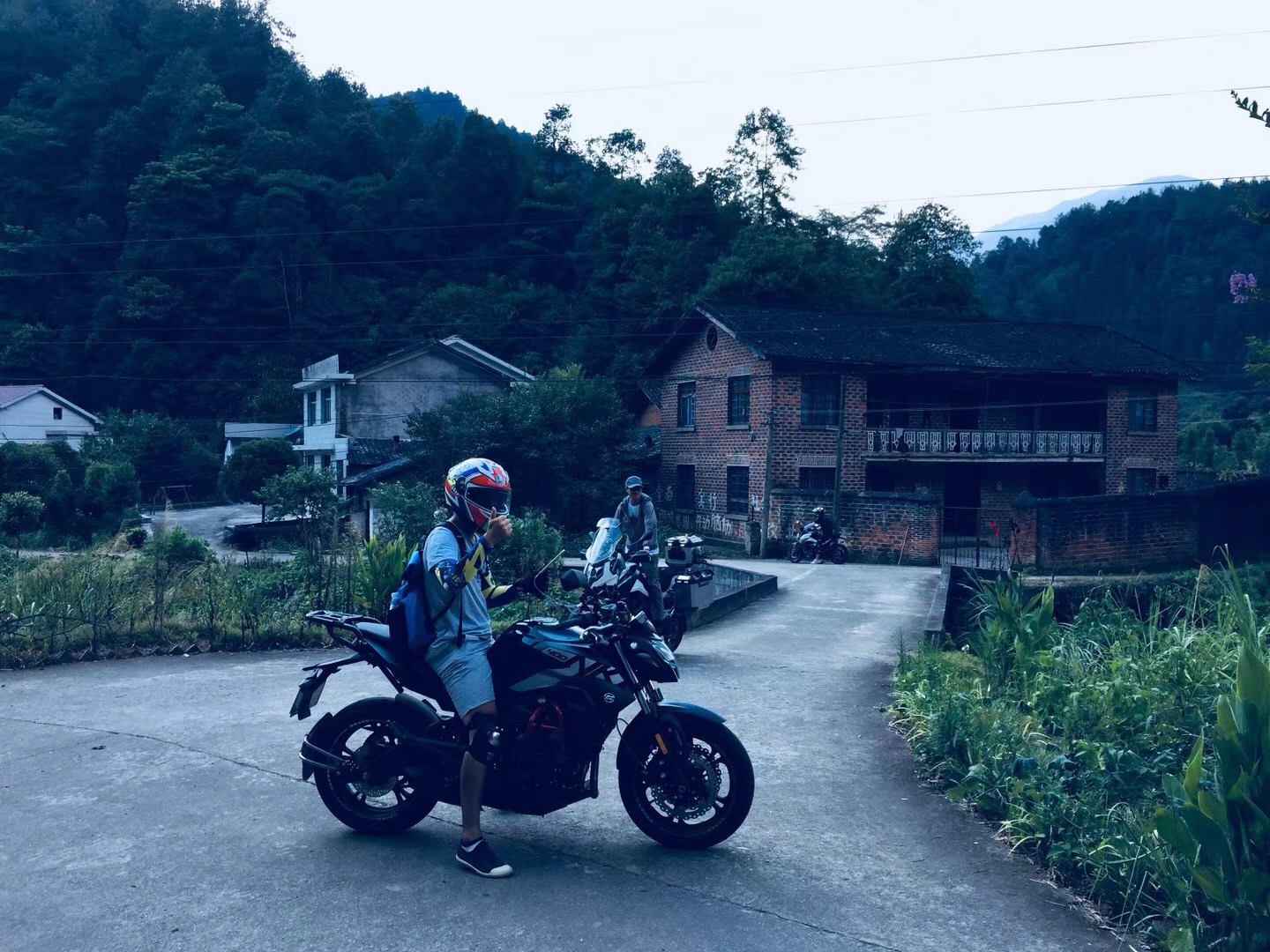 匍匐戈壁滩，天山下的忠诚卫士——刘炯！(图19)