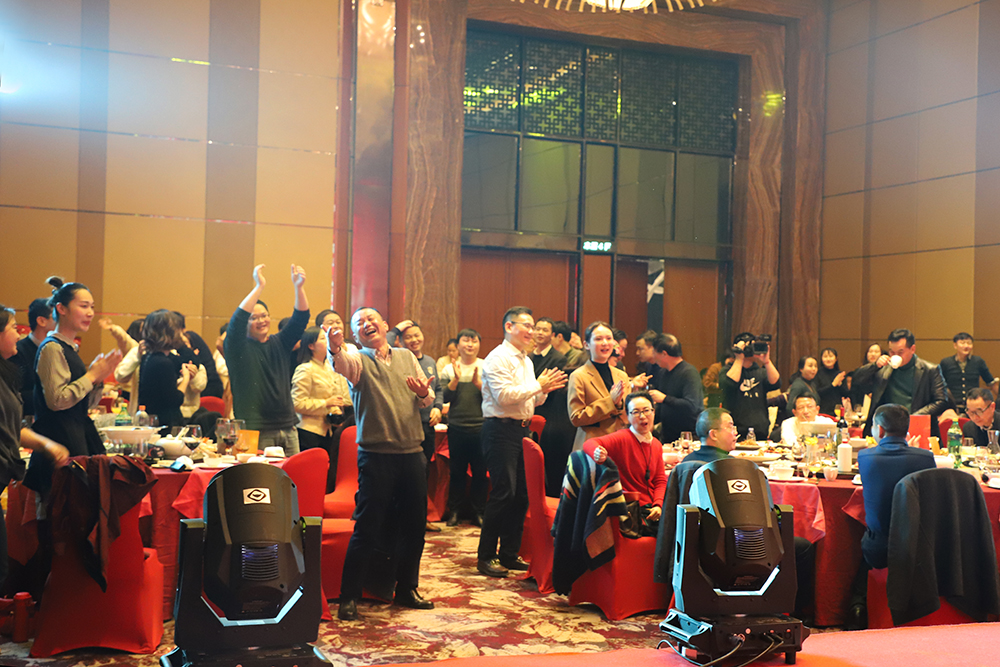 征途如虹、信仰如铁 ——西米集团2019新春年会圆满举行(图17)